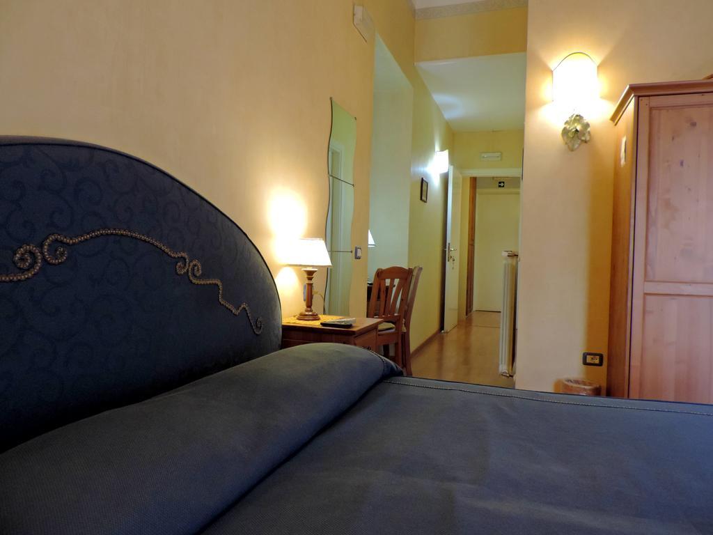 نابولي B&B Bonapace Portanolana الغرفة الصورة